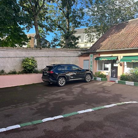 Hotel Saint - Charles ランブイエ エクステリア 写真
